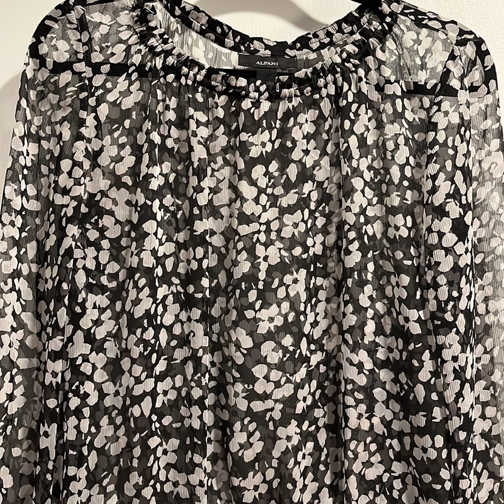 Alfani Women’s sheer blouse